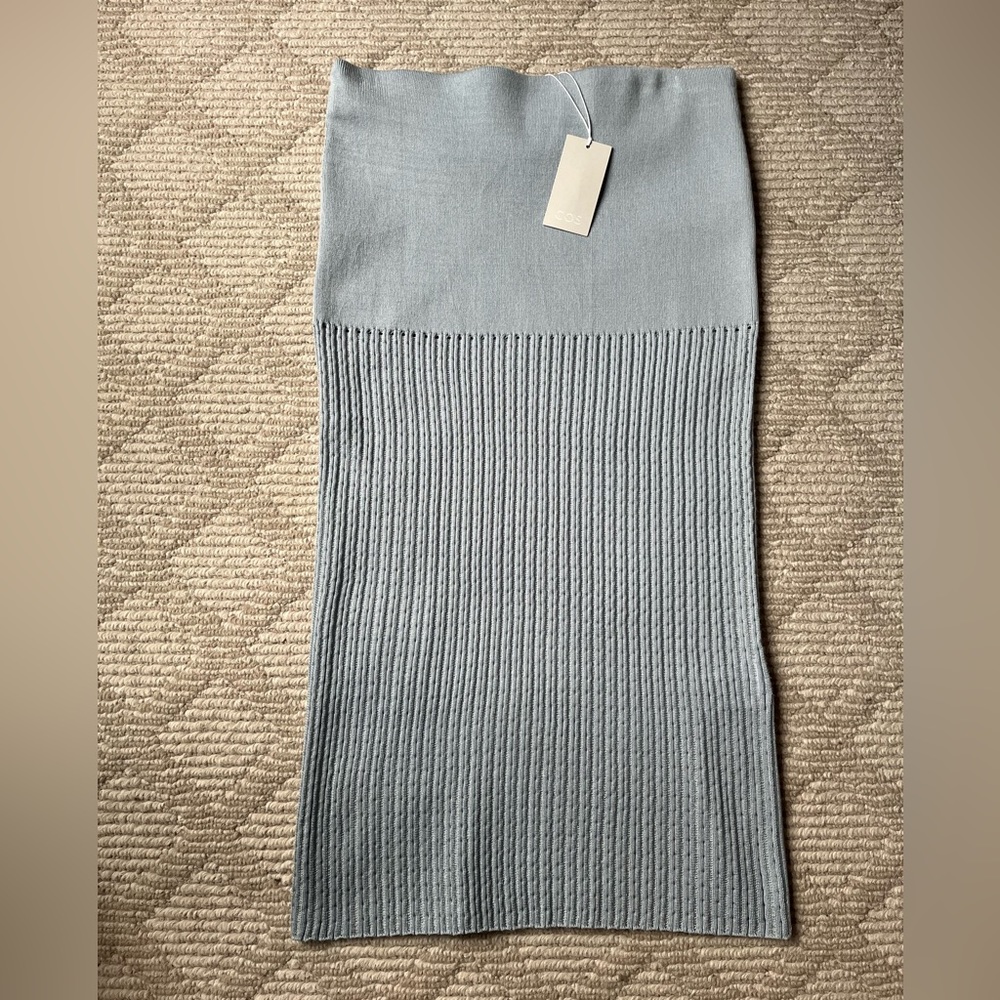 COS NWT Sweater skirt, size medium